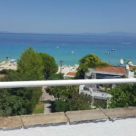 Ferienhaus A Beautiful Beachfront Maisonette